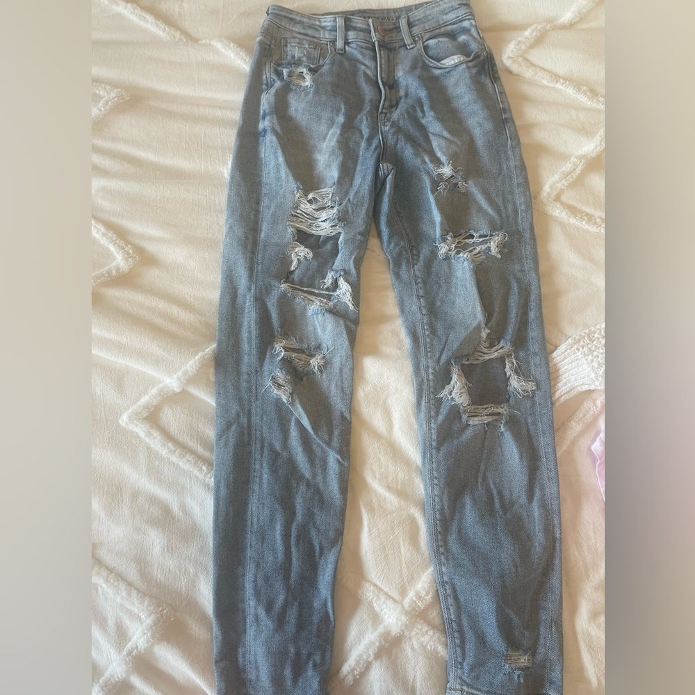 American Eagle distressed Mom jeans